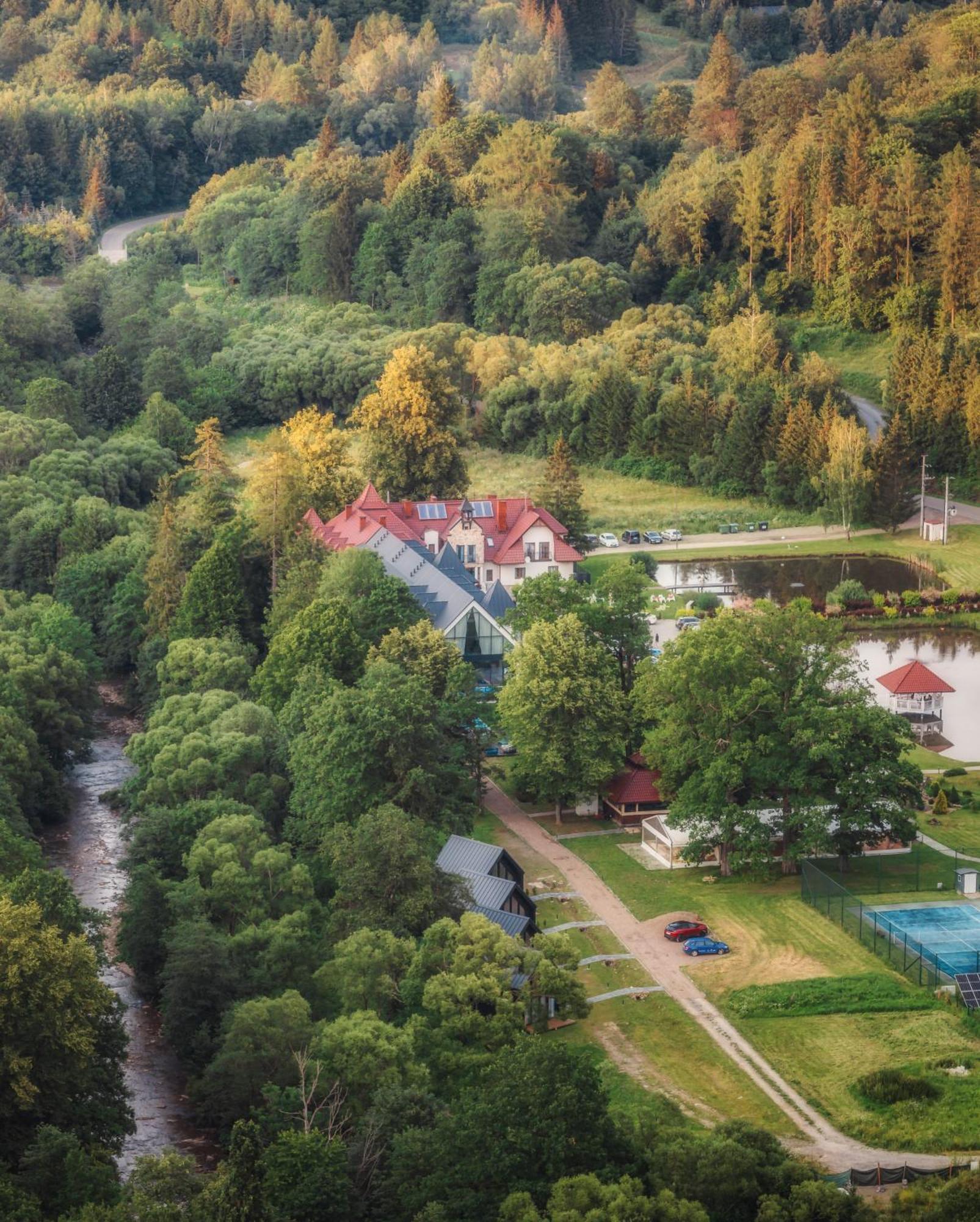 Carynska Resort & Spa Lutowiska Kültér fotó